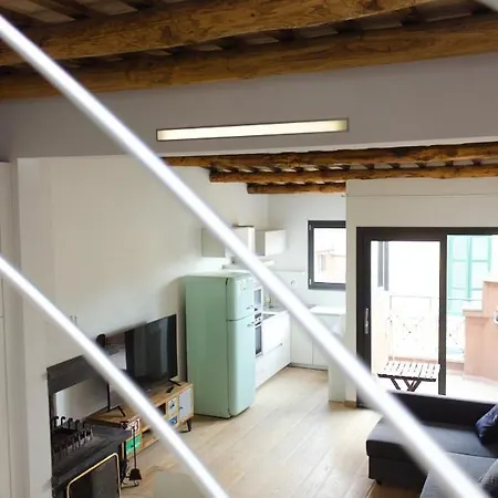 Stylish Penthouse With Terrace In Trastevere