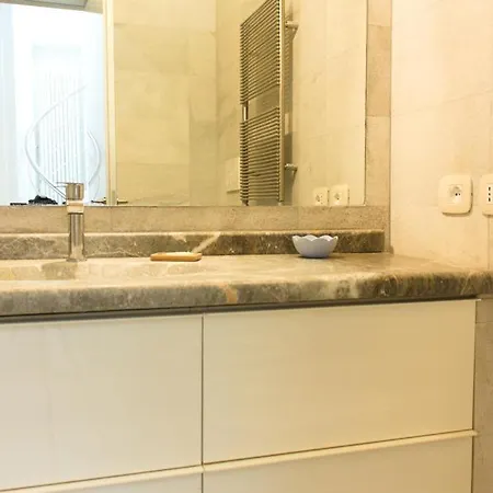 Апартаменты Stylish Penthouse With Terrace In Trastevere Рим