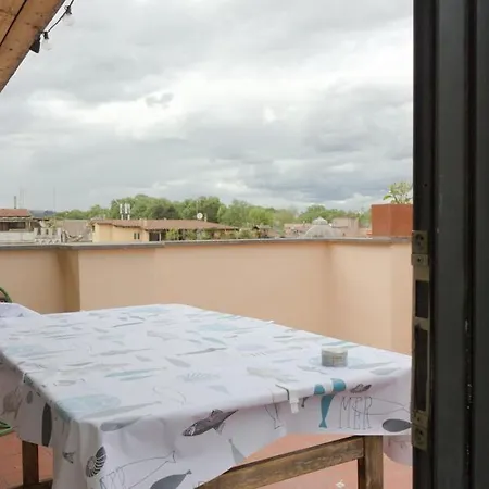 Апартаменты Stylish Penthouse With Terrace In Trastevere *