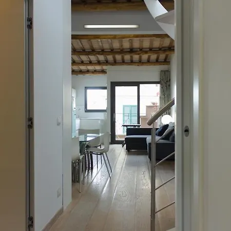 Stylish Penthouse With Terrace In Trastevere Rom
